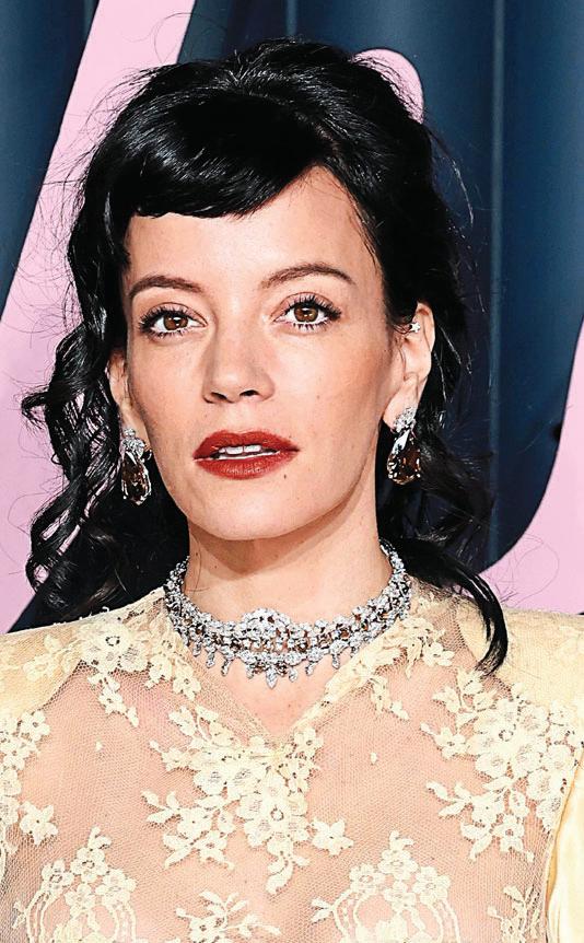 Lily Allen: CAN'T STOP SHOPPING!