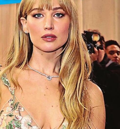 J-LAW: I'M A STAY-AT-HOME MOM!