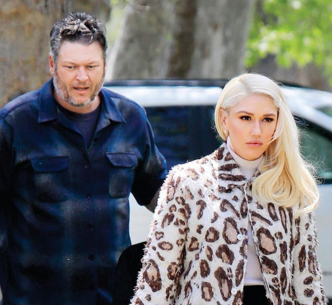 Blake & Gwen: LOVE ON THE LINE