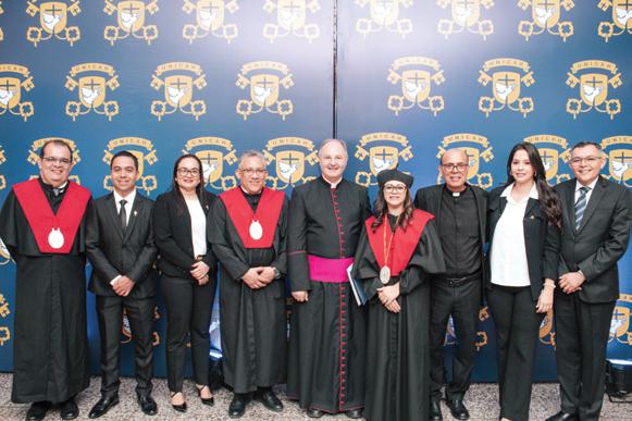 EDUCA PROFESIONALES CAPACES DE TRANSFORMAR LA SOCIEDAD