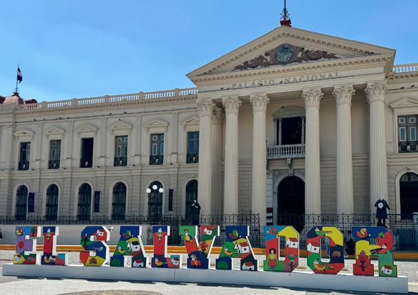 EL SALVADOR ESTA ANTE UNA DISYUNTIVA: SU DEUDA CRECE EXPONENCIALMENTE, PERO NO LA ECONOMÍA