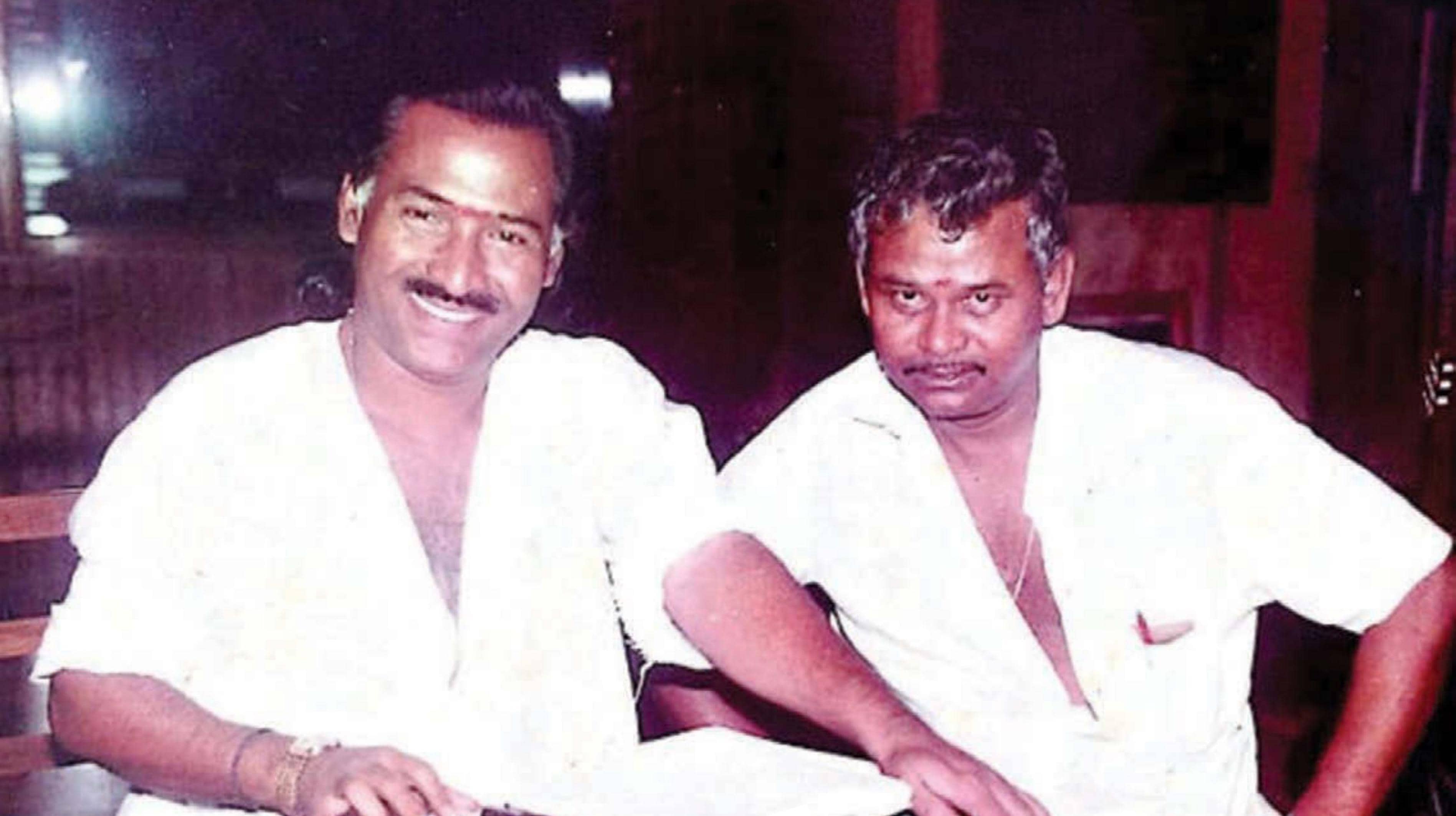 அதிர்ச்சி தந்த ரசிகர்கள் மன்ற பேனர்
