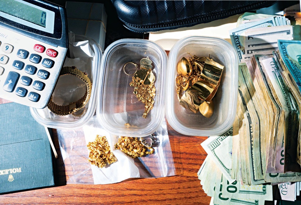 Neighborhood News: Everyone's Mining the Top Dresser Drawer