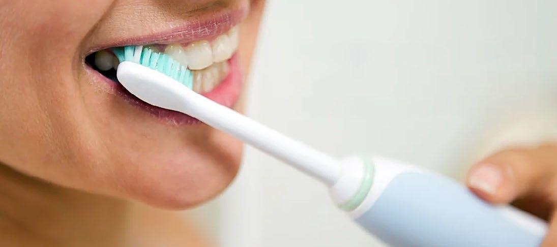 New Year 2025: brush twice a day!