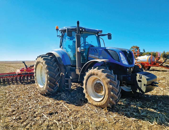 New Holland T7 and T6000 tractor series