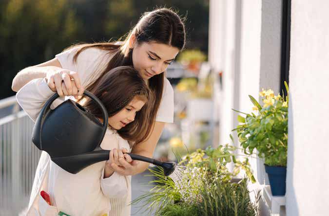 CREATING A FAMILY-FRIENDLY BALCONY GARDEN