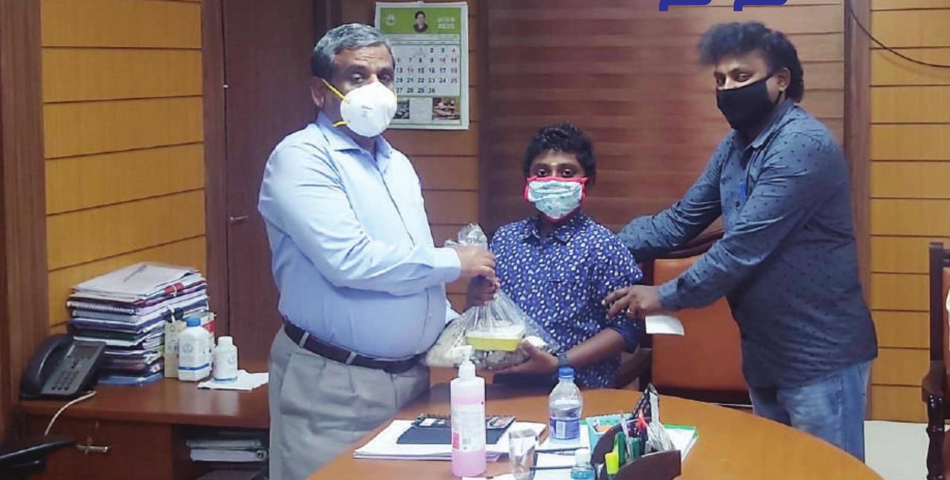 கொரோனா நிவாரண நிதிக்கு பள்ளி மாணவன் நிதி!