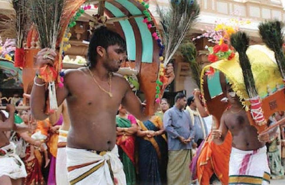 காவடி சுமந்து அசைந்து ஆடி வருகிறோம் - வேலவா வடிவேலவா!