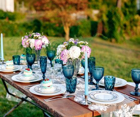 LUXE GARDEN PARTY: HOSTING LIKE THE ROYALS