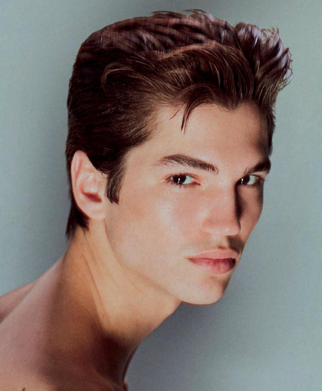 UN CORTE A LA MODA