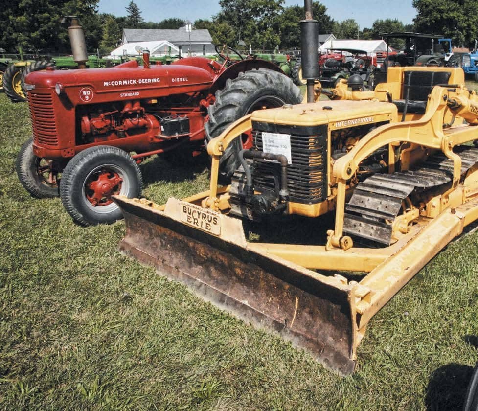 THE TWO FACES OF THE IH TD-6 CRAWLER