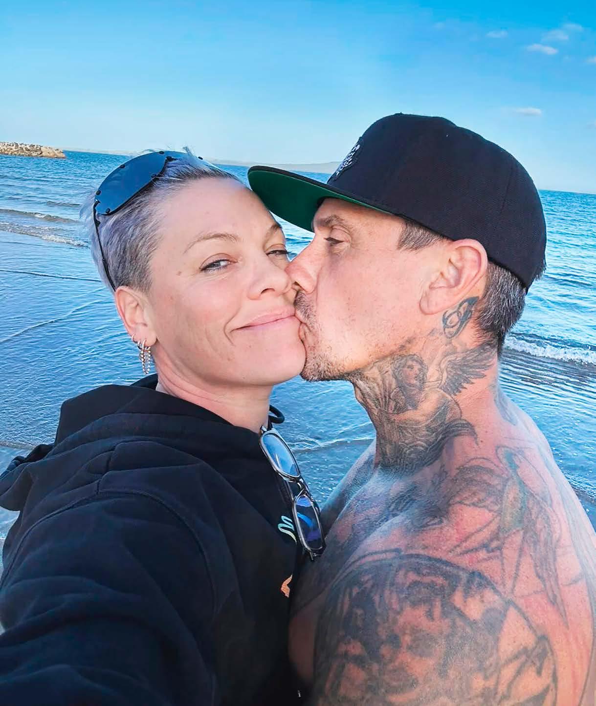 PINK RENEWS VOWS IN OZ!