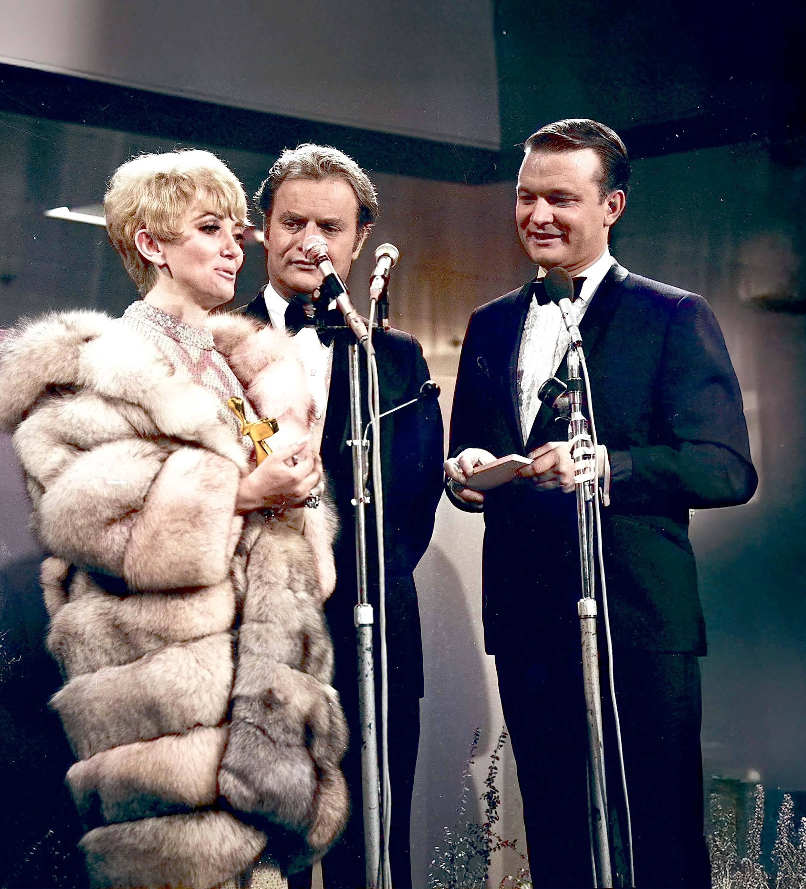 HAZEL PHILLIPS - I GAVEALOUSY LOGIES SPEECH!'