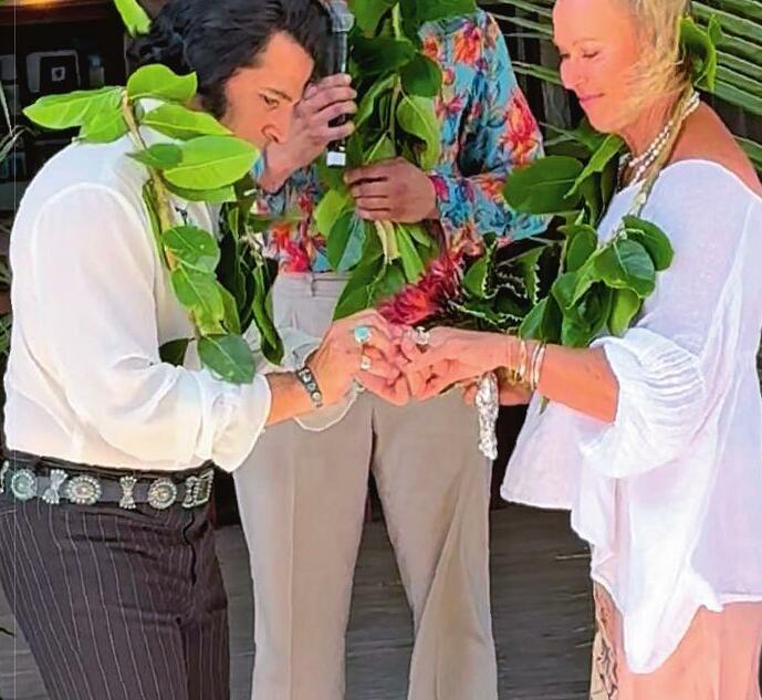 Lisa Curry STEALS SON'S THUNDER!