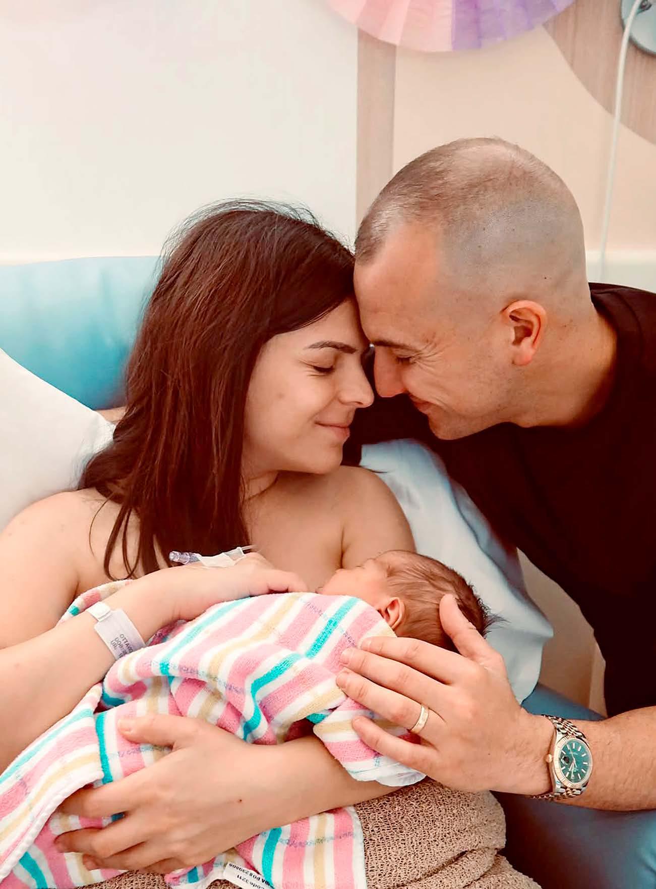 STEPH & GIAN 'MEET OUR BABY BLOCKHEAD!'