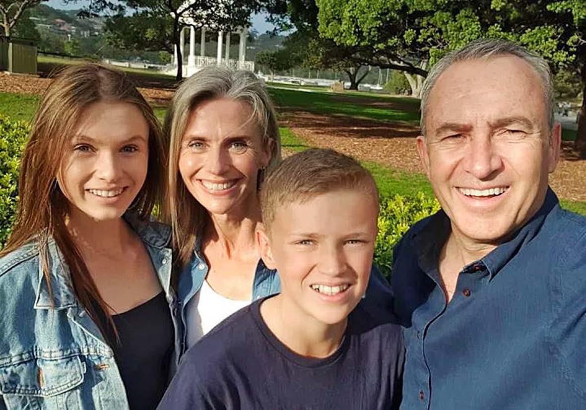 MARK BERETTA'S MYSTERY WOMAN REVEALED!