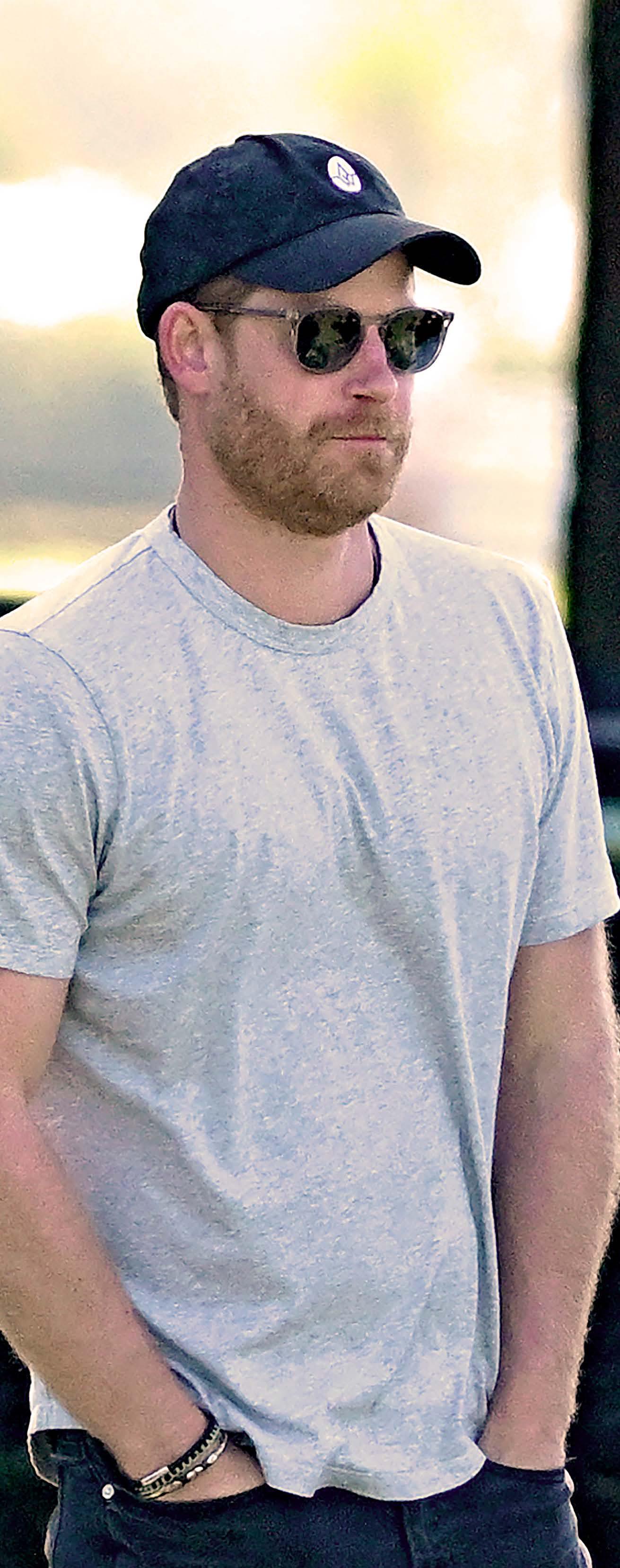 Harry & Meghan's NETFLIX DEAL OVER!