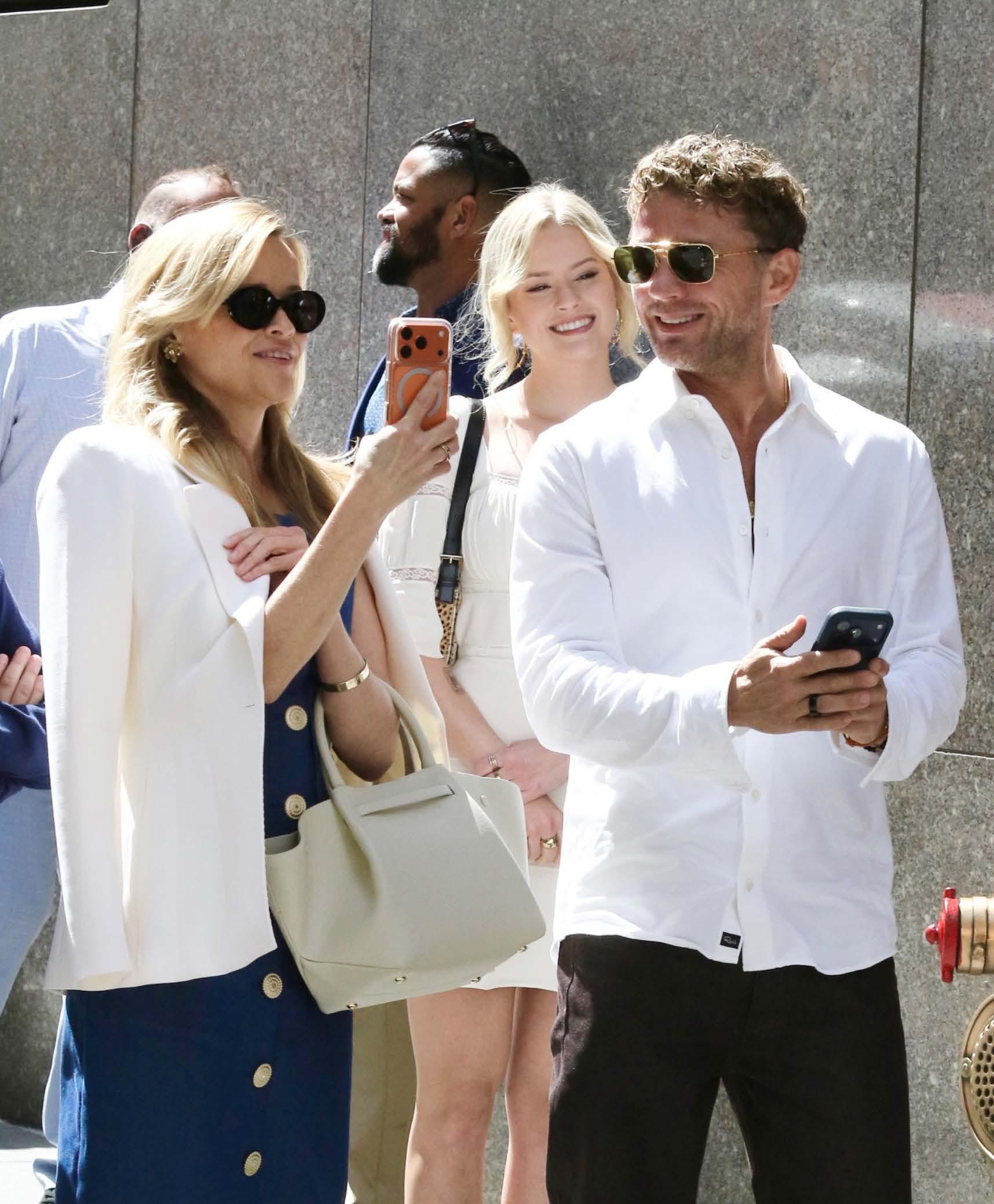 Reese & Kate REUNITE WITH EXES!