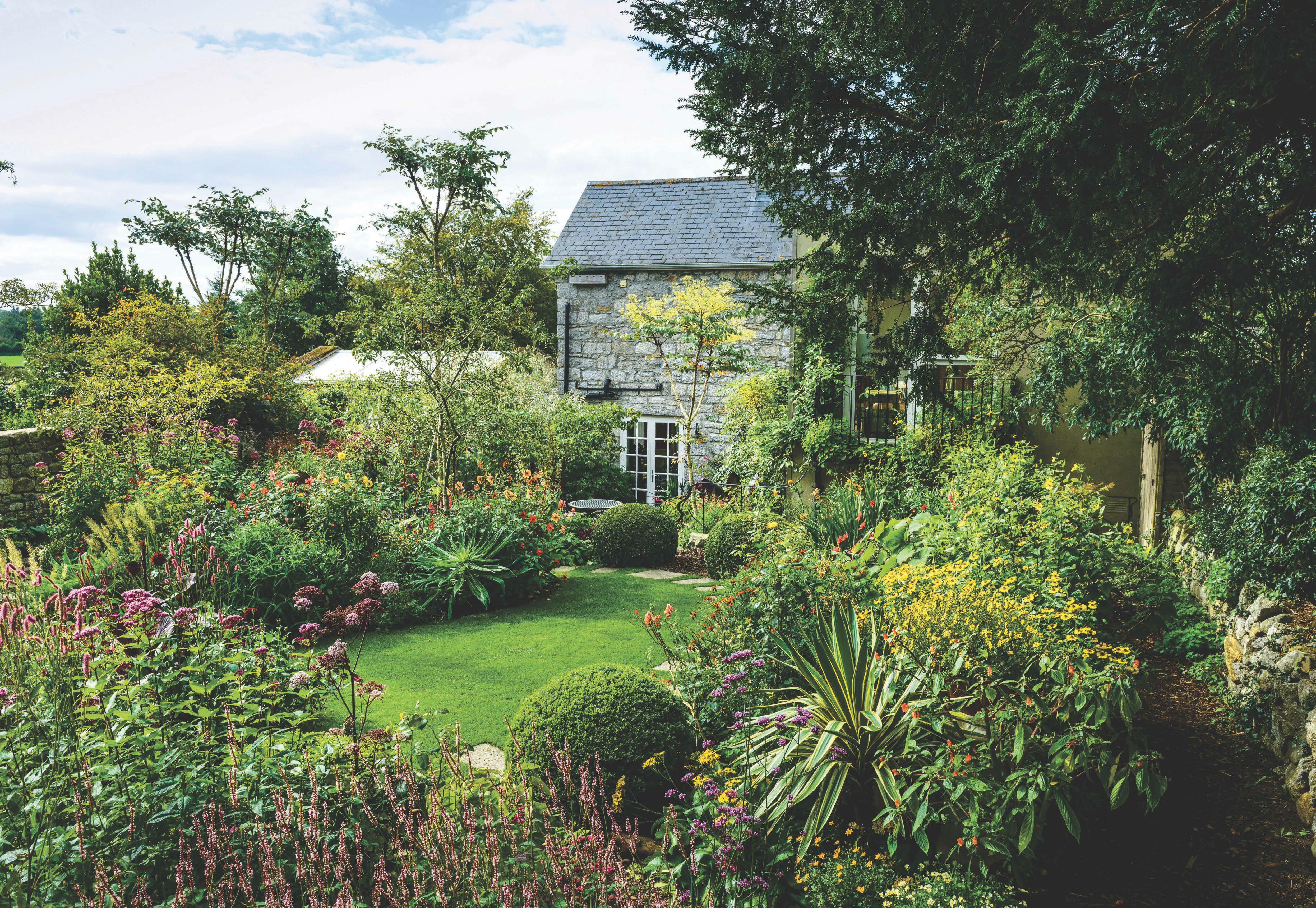 PLAYING TO THE GALLERY