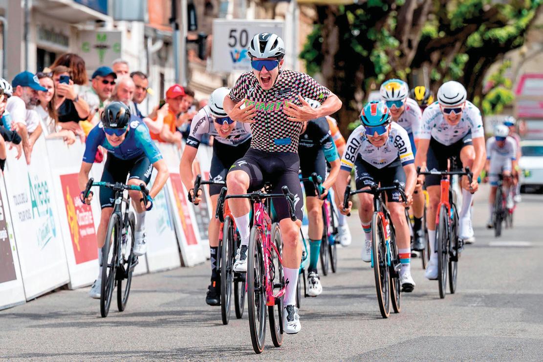 Pidcock the younger turns pro