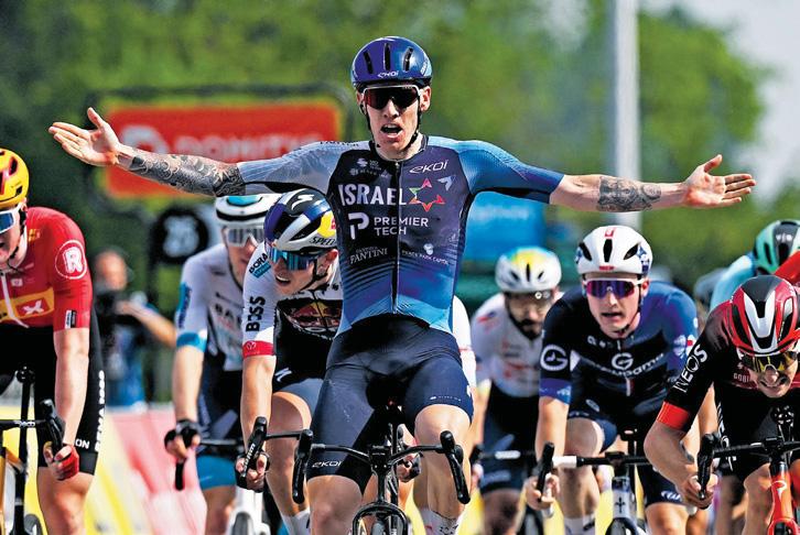 Stewart makes WorldTour sprint breakthrough