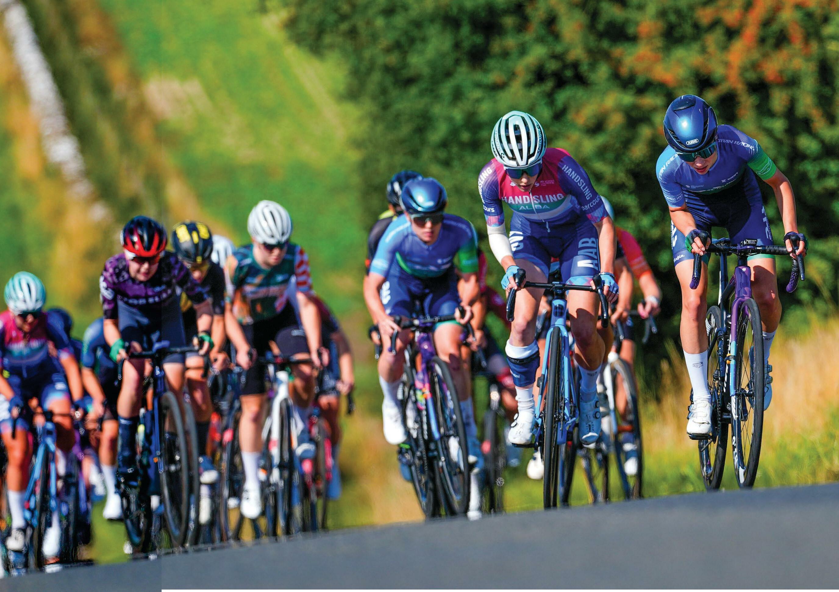 Lee flies to Curlew Cup victory