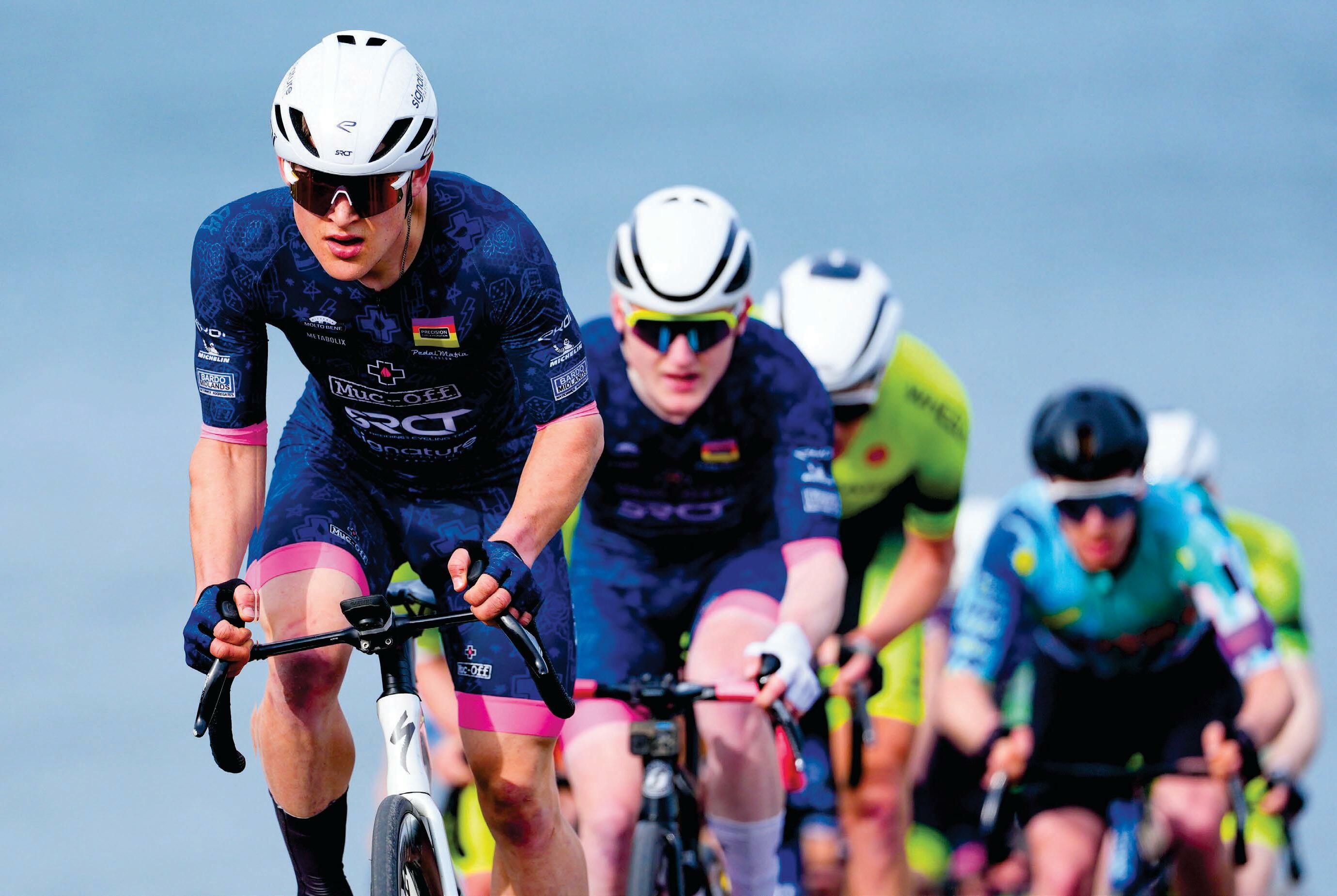 UK's top men's team collapses