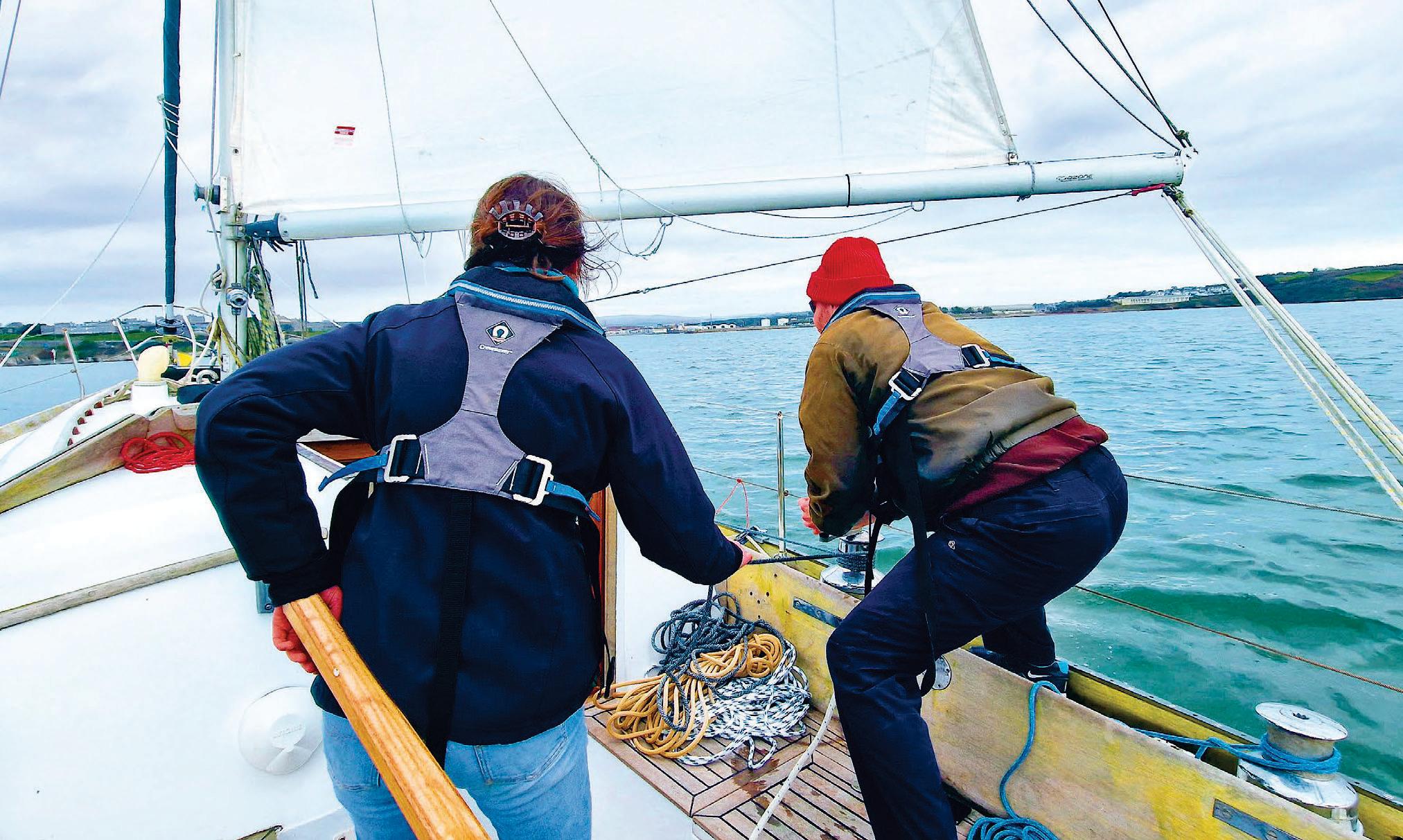 Sail handling when short-handed