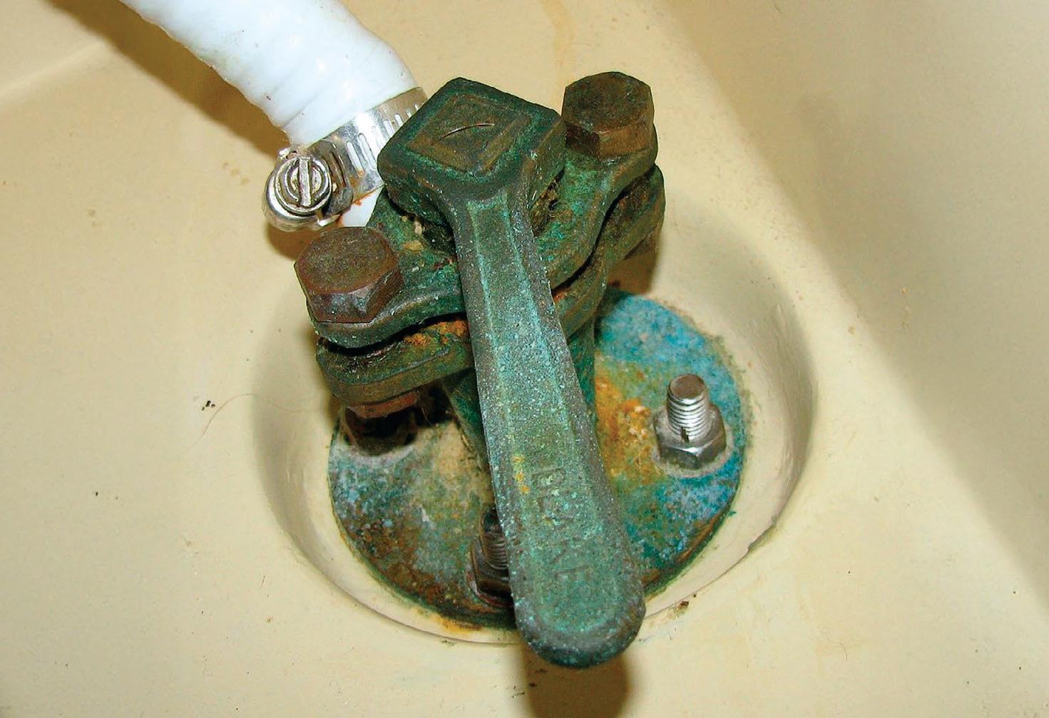 Is electrically bonding seacocks a good idea?