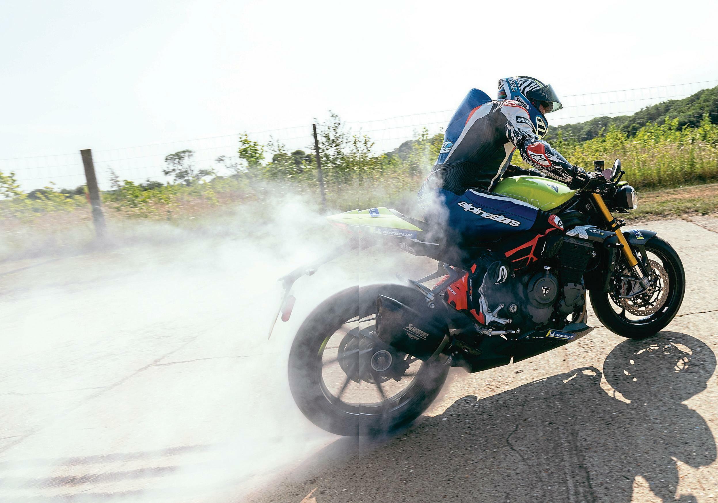 TRIUMPH SPEED TRIPLE 1200 RX