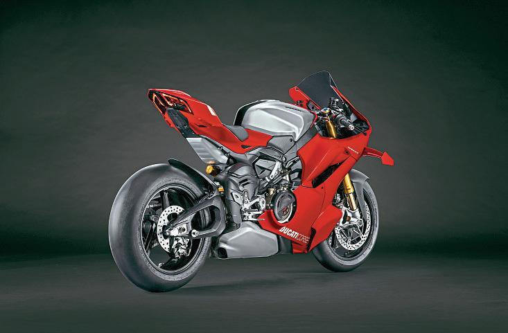 DUCATI PANIGALE V4 R - THE RACE-BRED HOMOLOGATION MONSTER
