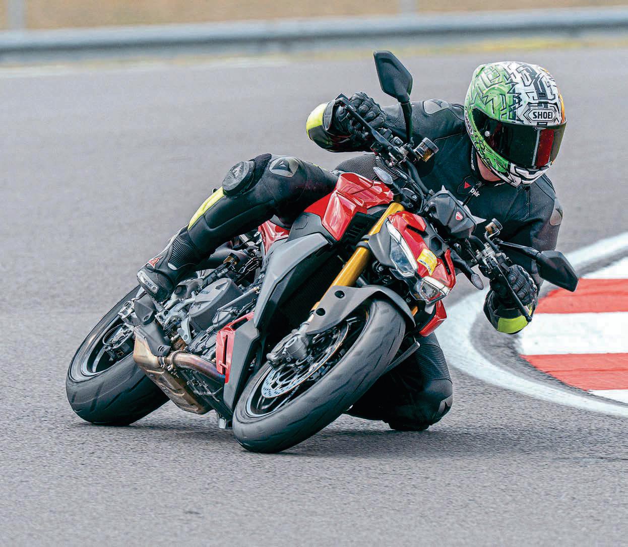 DUCATI STREETFIGHTER V2 S On track...