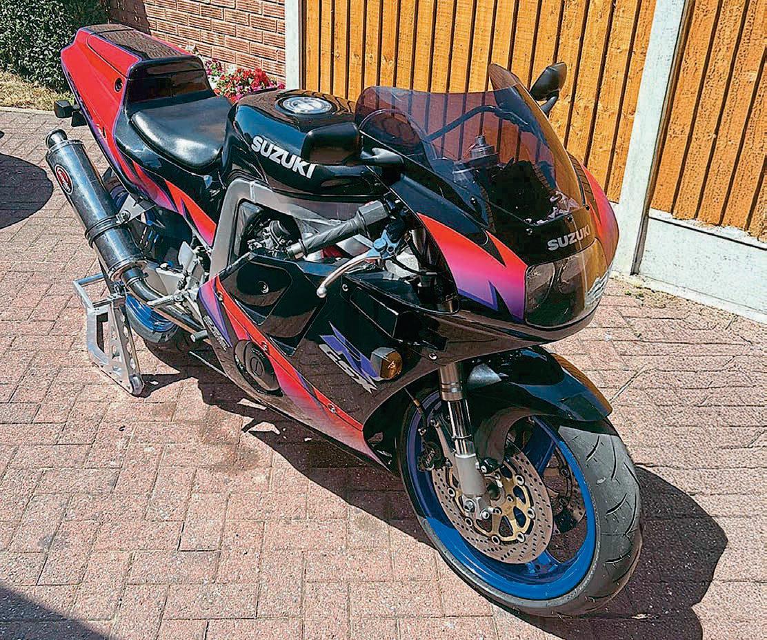 PROJECT CORNER RIAN COLLINS' SUZUKI GSX-R400