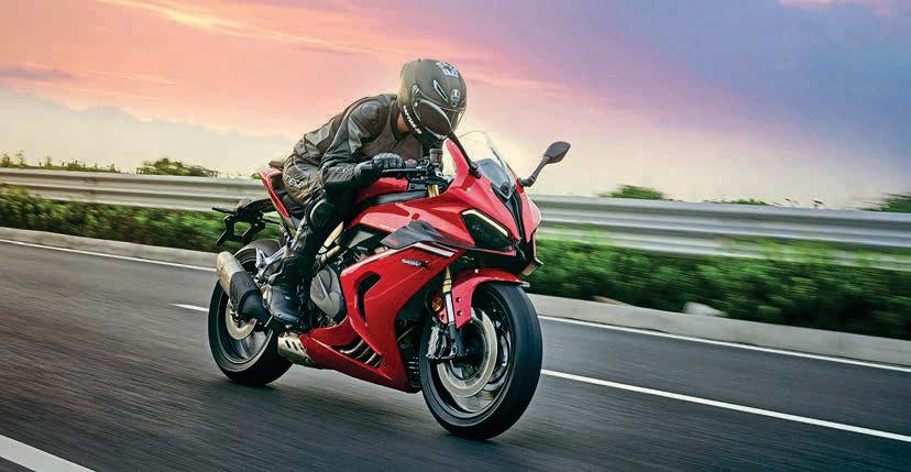 QJMOTOR SRK 800 RR: WORLD SUPERSPORT DNA FOR £6999