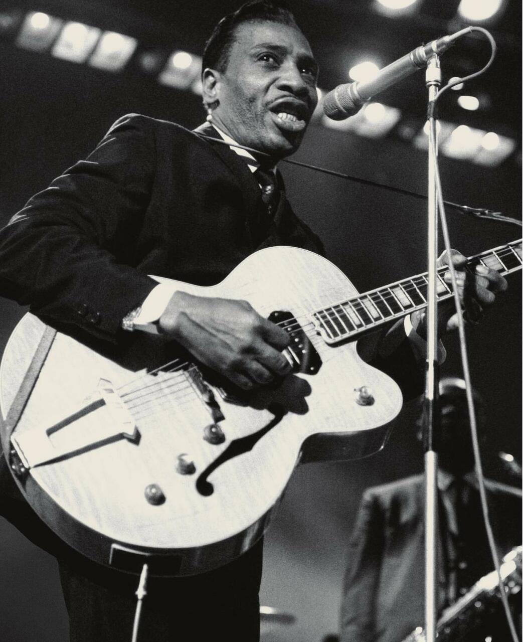 THE BIRTH OF ELECTRIC BLUES