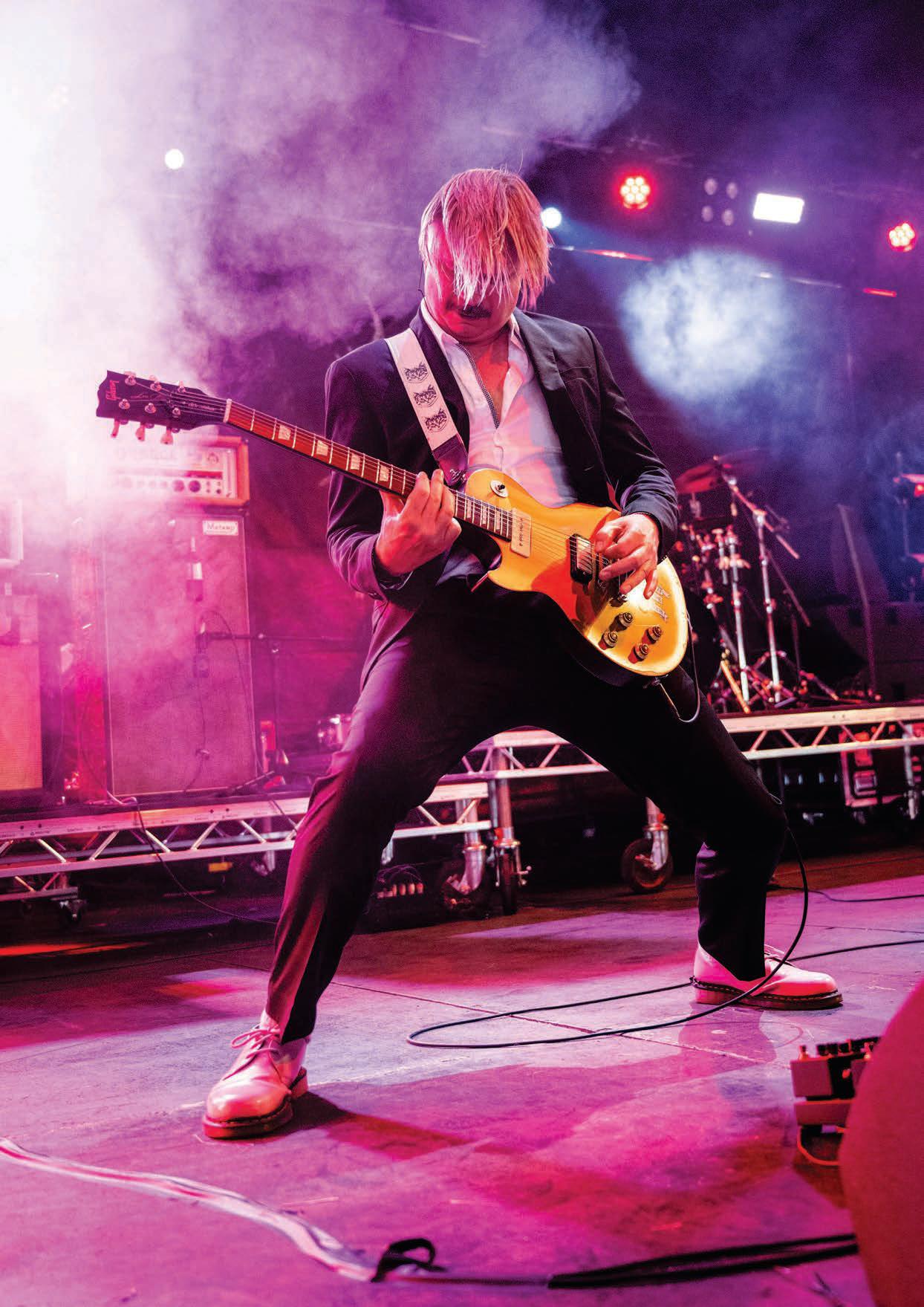 MIKE VENNART