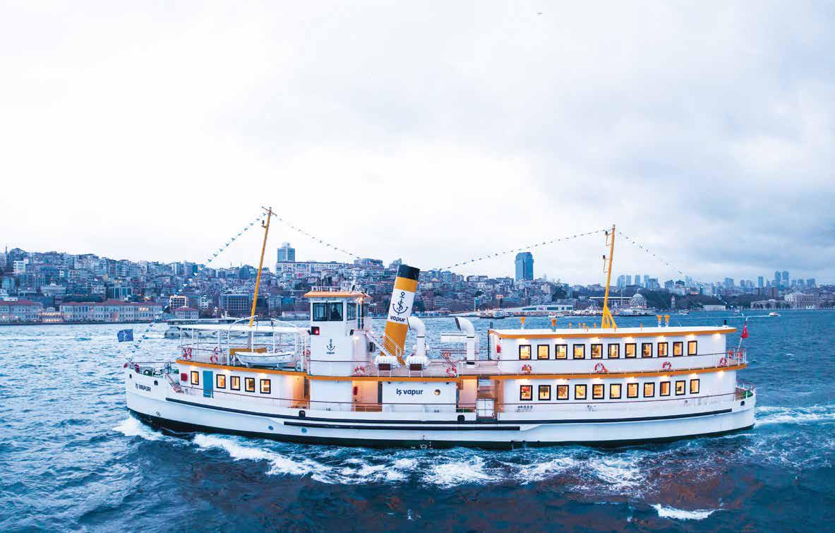 Yüzen banka İstanbul'un hizmetinde