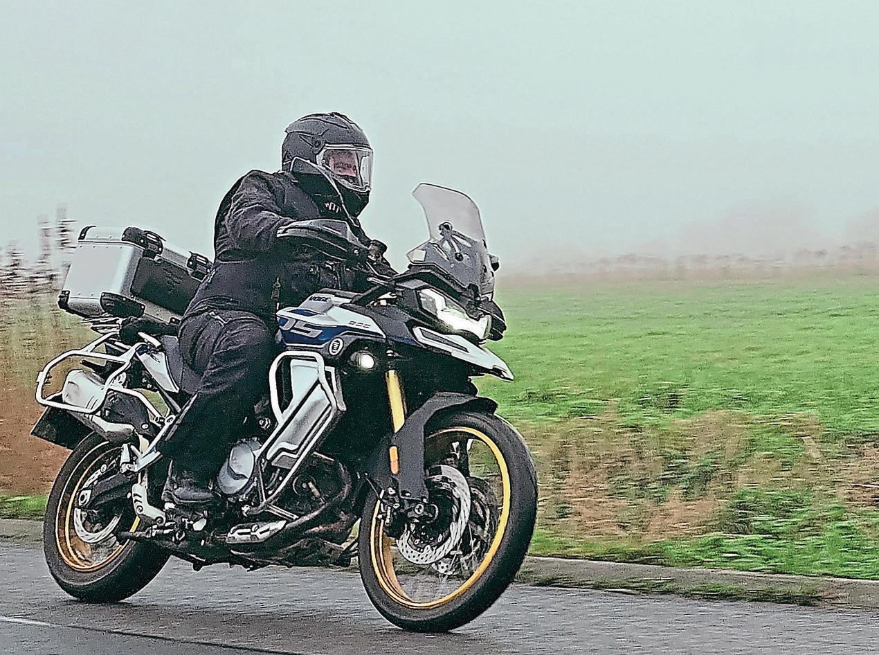 Voge DS 900 X