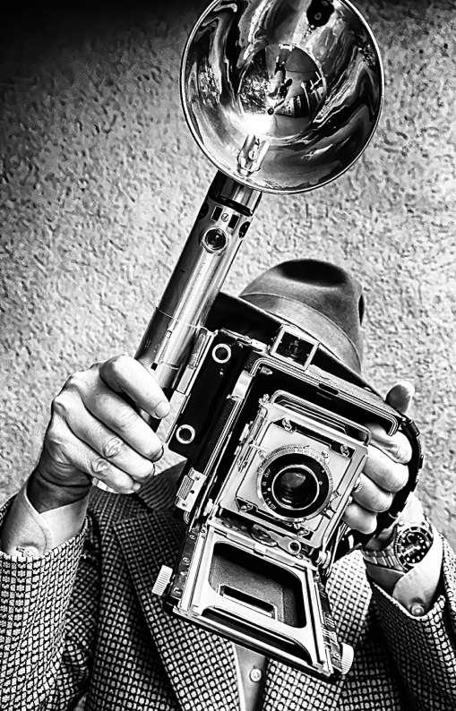 Flex or single-lens reflex?