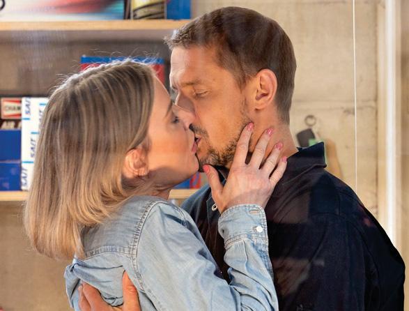 Abi gives in to temptation with Carl...