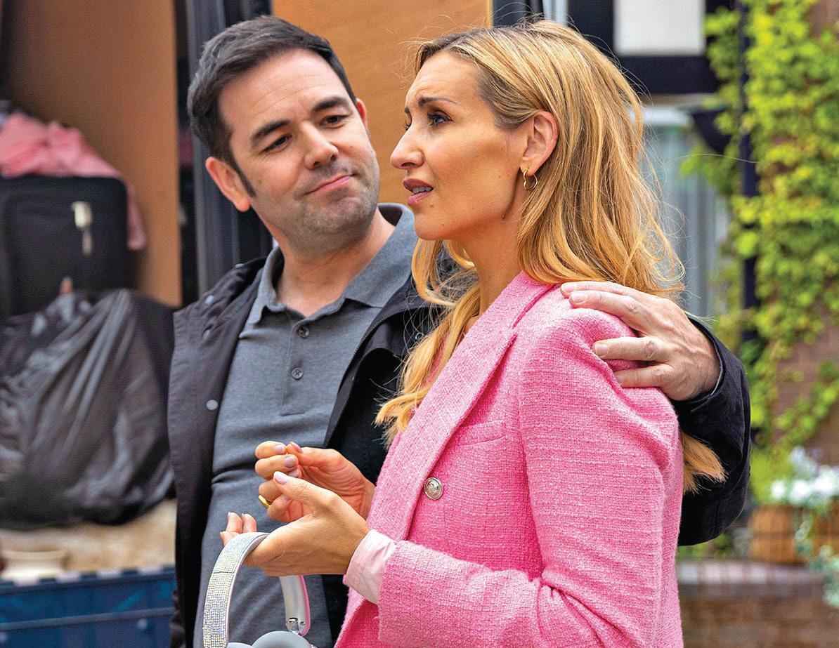 Eva returns as the Rovers' new landlady