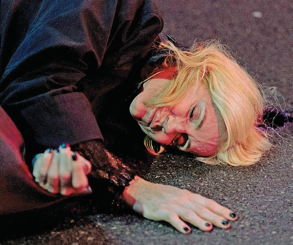 Cindy is pushed down the stairs by Jasmine!