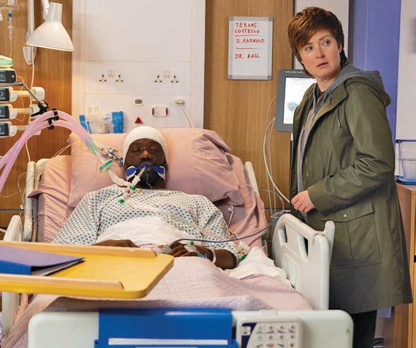 Lisa catches Becky attempting to murder DI Costello!