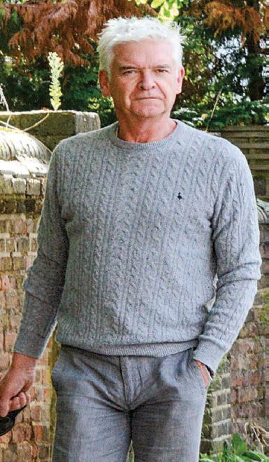 HOLLY & PHIL'S Christmas clash