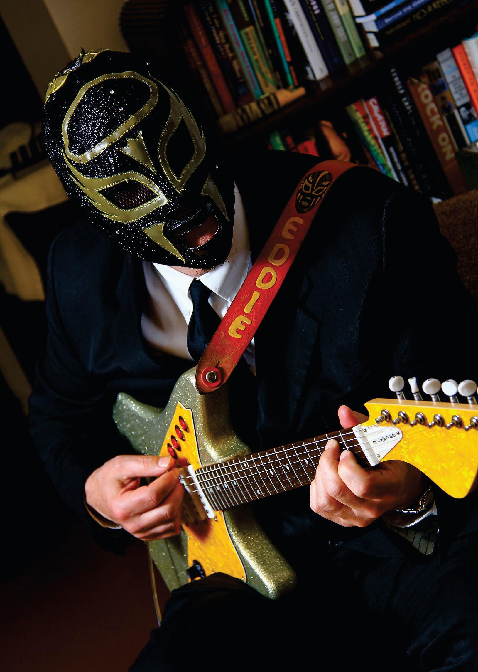 Los Straitjackets