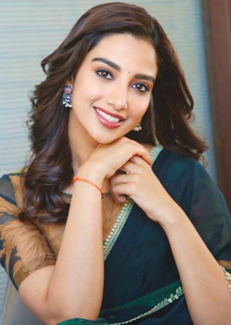 బాలీవుడ్లోకి మీనాక్షి