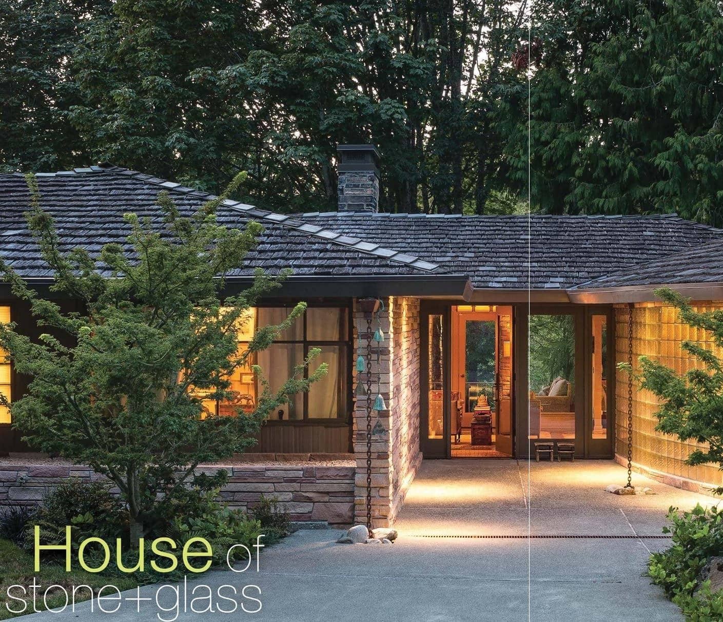 A Modern House of stone+glass
