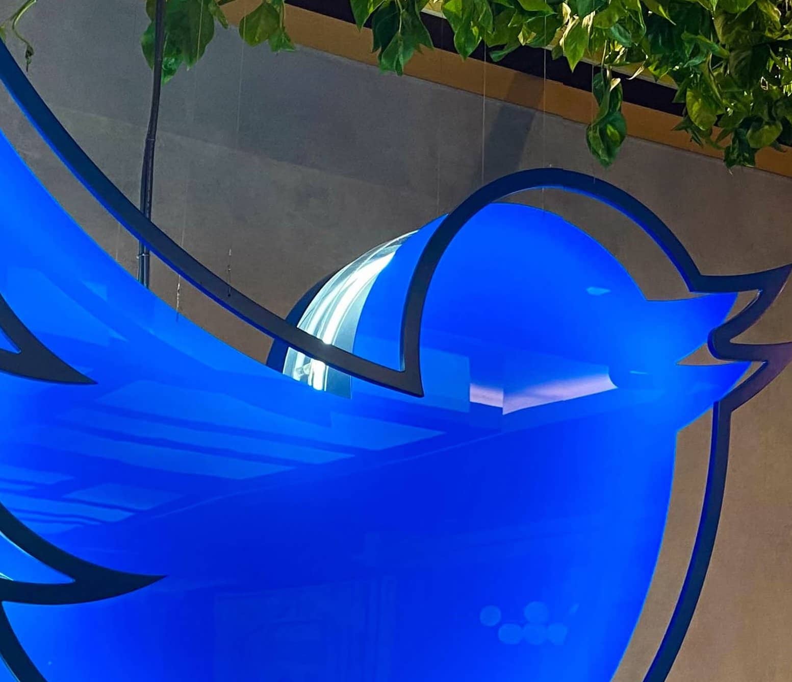 TWITTER IN DEAL WITH SILVER LAKE, ELLIOTT; DORSEY STILL CEO