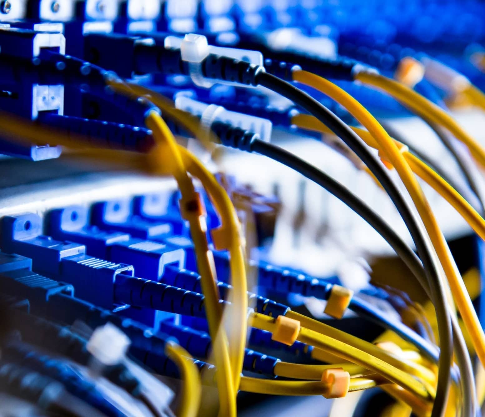 WIDESPREAD INTERNET OUTAGES HIT NORTHEAST U.S.