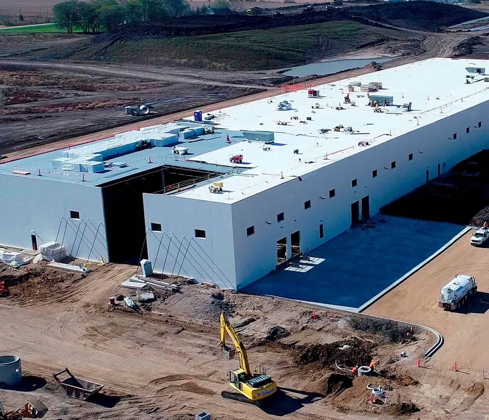 FOXCONN MULLS MAKING ELECTRIC VEHICLES AT WISCONSIN PLANT